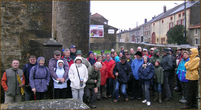 Groupe des participants devant l'église de Thonnelle