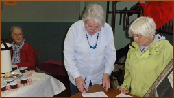 Gabrielle, Rene et Marie-Laure  l'accueil