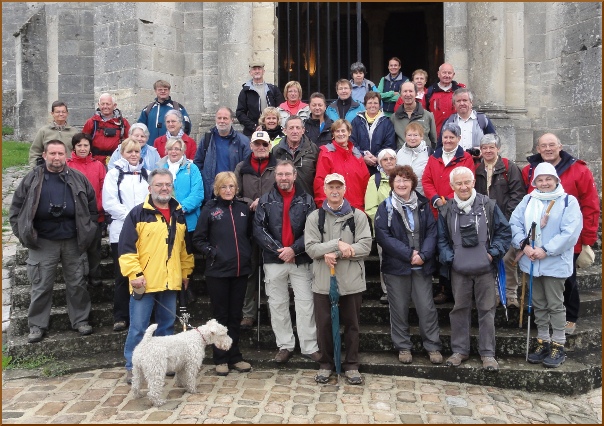 Groupe des participants devant le porche de Notre-Dame