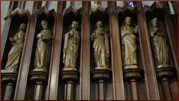 Statues des apôtres, côté gauche de l'autel, St-Denis Grupont